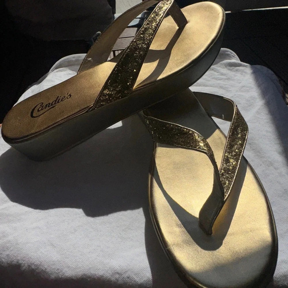 Candies Gold shimmer wedge sandles, size 10 med - Picture 4 of 10